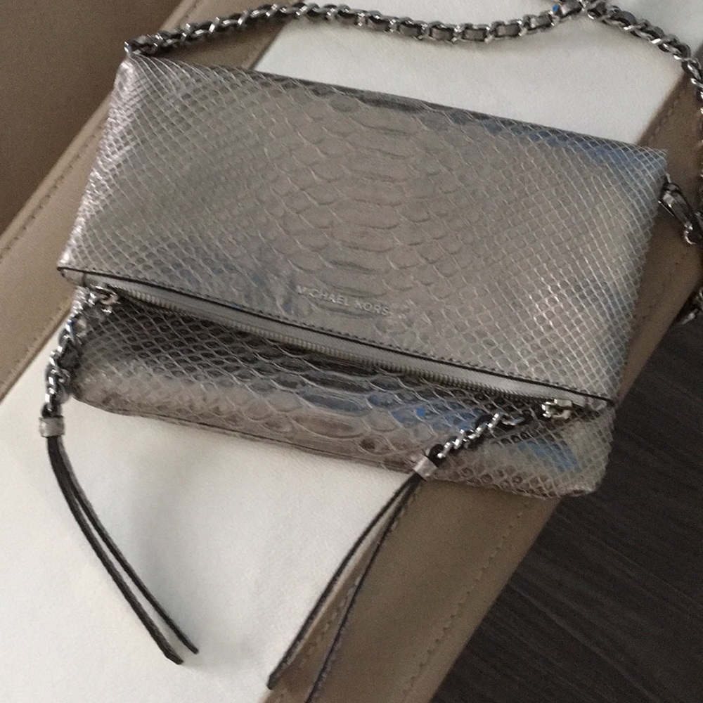 ❌Sold❌Michael Kors Crossbody - Picture 5 of 8